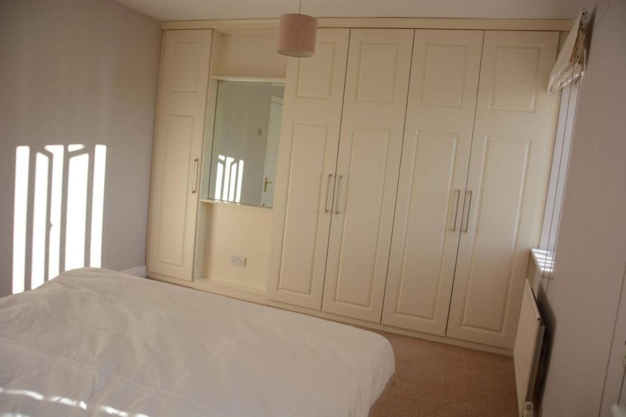 Modern 3 Bedroom House Near The Sea Holiday home *